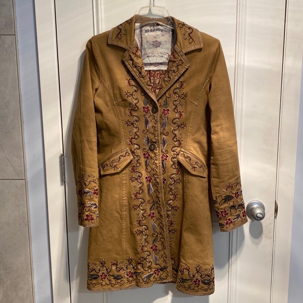 Beautiful embroidered DB Sport coat